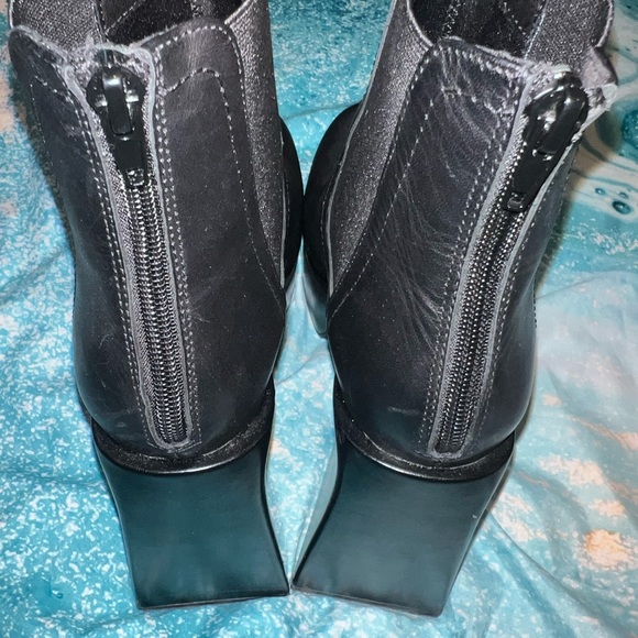 Worn 1x Steve Madden black platform boots. Women’s size 8 - Picture 4 of 13